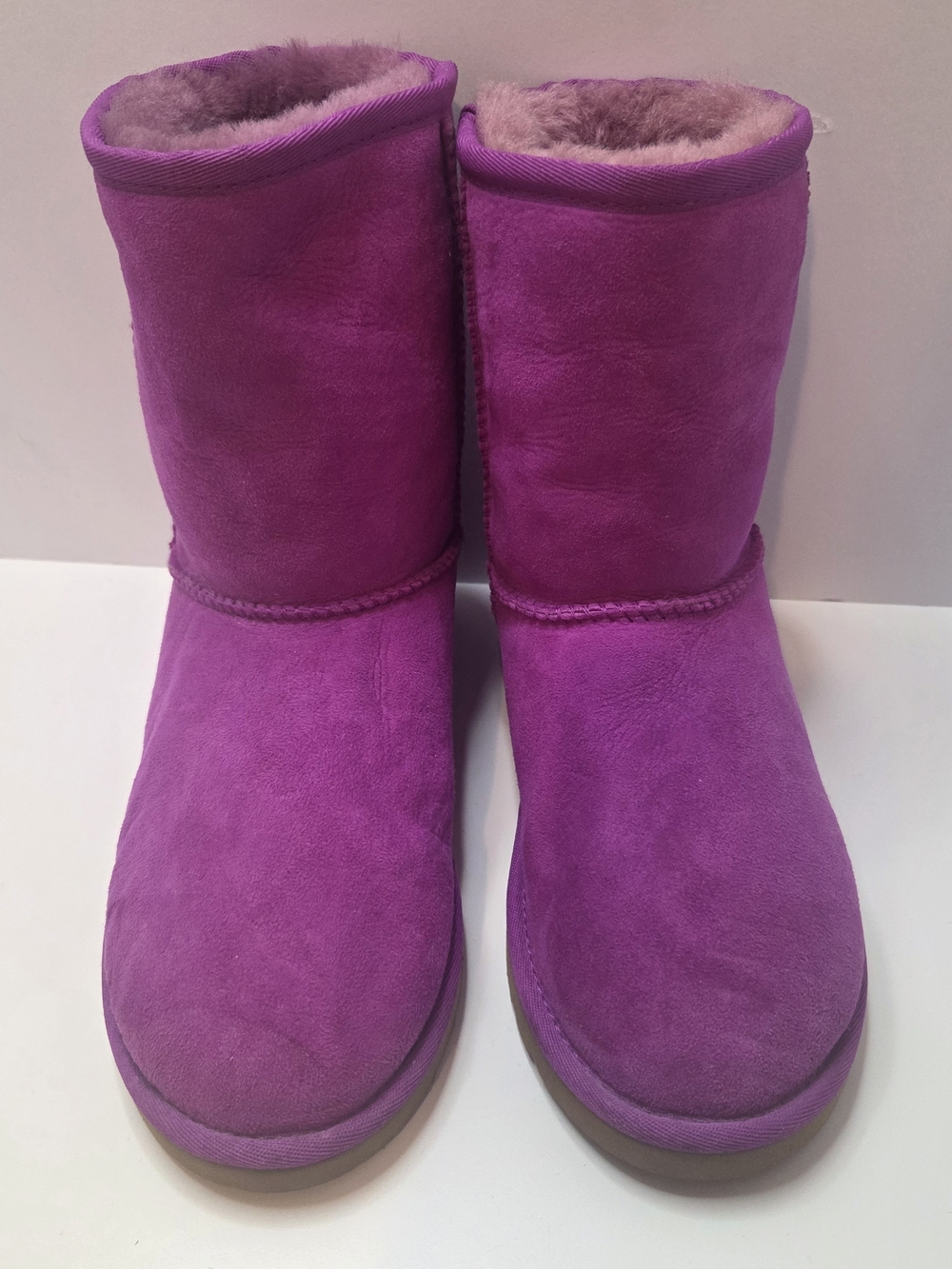 UGG Australia Classic Short Boots Size US 3